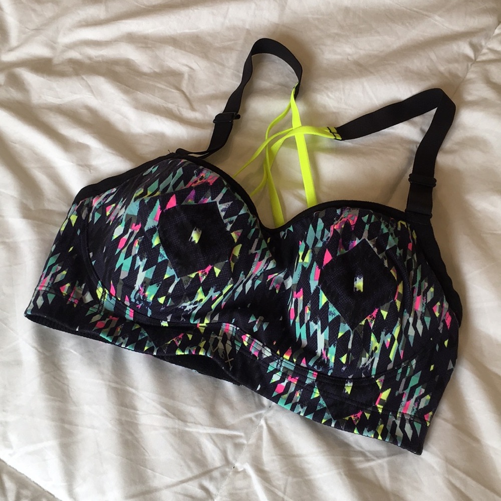 VS Sport Sports Bra